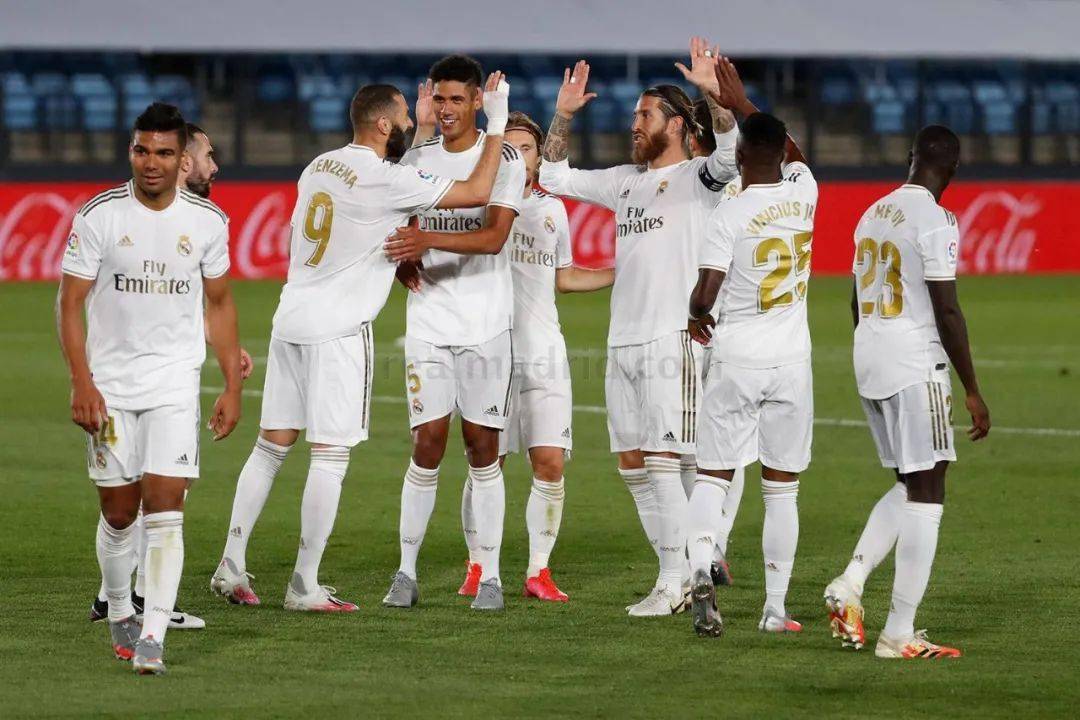 标题直击两 标题直击两